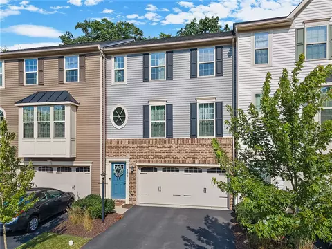 139 Arbor Trail Dr, Mckees Rocks, PA 15136