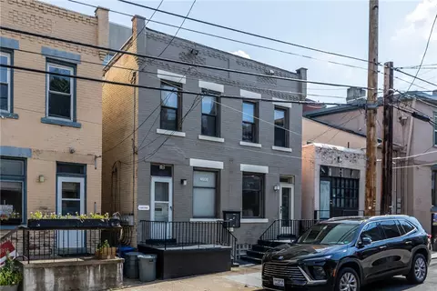 4606-4608 Winthrop St, Pittsburgh, PA 15213