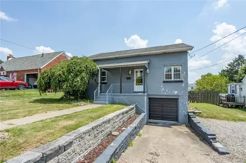 205 Arizona Dr, New Kensington, PA 15068