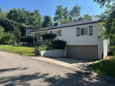 6751 Forest Glen Rd, Pittsburgh, PA 15217