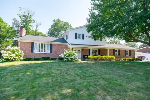 99 Forest Dr, Beaver, PA 15009