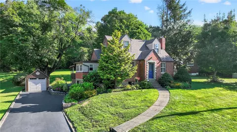 2895 Grandview Dr, Allison Park, PA 15101