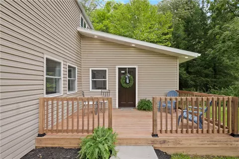 480 Freeman Falls Rd, Acme, PA 15610