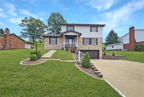 30 Holly Ridge Rd, Washington, PA 15301