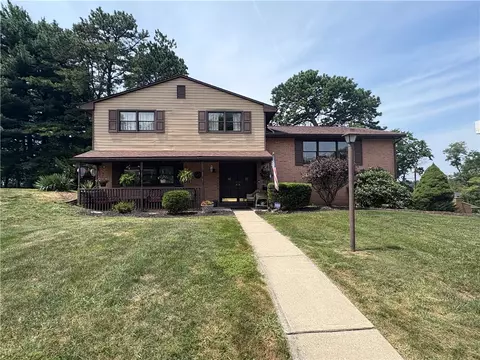 5000 Holly Ct, Murrysville, PA 15668