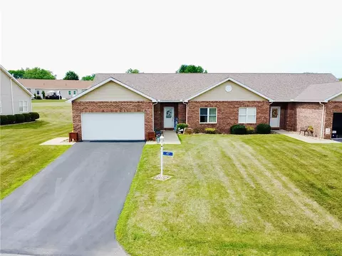 47 Wynfield Ln, New Wilmington, PA 16142