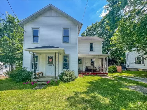 548 E Beaver St, Mercer, PA 16137