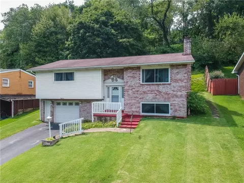 618 Hillcrest Dr, Ellwood City, PA 16117