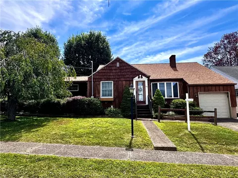 94 Brown St, Uniontown, PA 15401