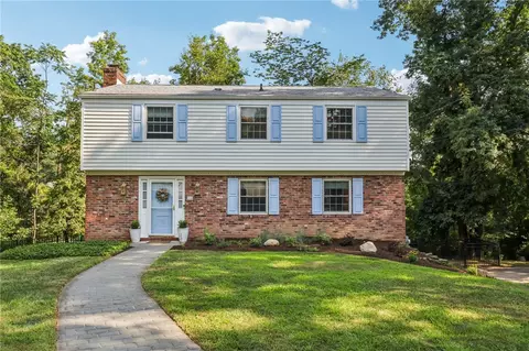 116 Douglas Dr, Pittsburgh, PA 15215