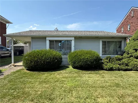 1209 Union Ave, Natrona Heights, PA 15065