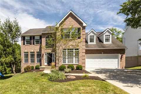 127 Lake Colony, Venetia, PA 15367