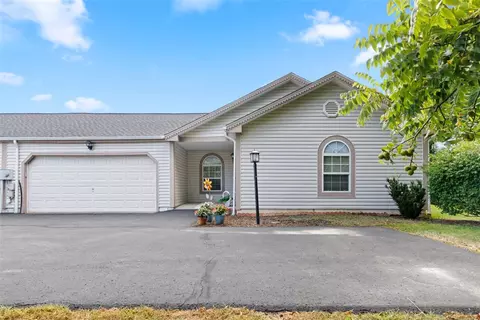 112 Strawberry Ln, Wexford, PA 15090