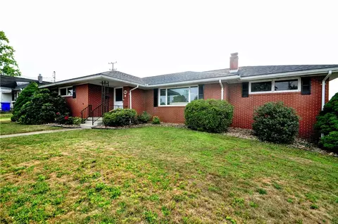 1168 Elm St, Monaca, PA 15061