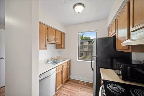 Kitchen - 128 Forest Dr, Seven Fields, PA 16046 photo 4 of 6