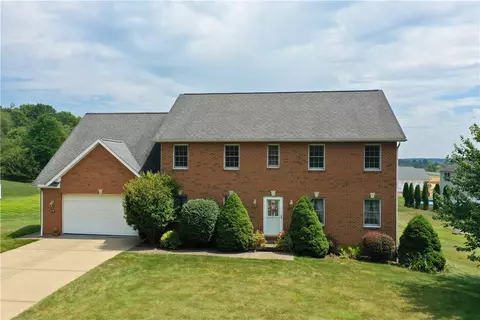 10 Carriage Ln, Grove City, PA 16127