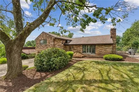 4358 Overhill St, Bethel Park, PA 15102