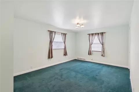 Bedroom - 714 Colonial, Apollo, PA 15613 photo 1 of 9