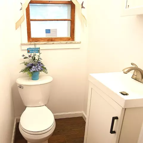 Bath - 714 Colonial, Apollo, PA 15613 photo 1 of 3