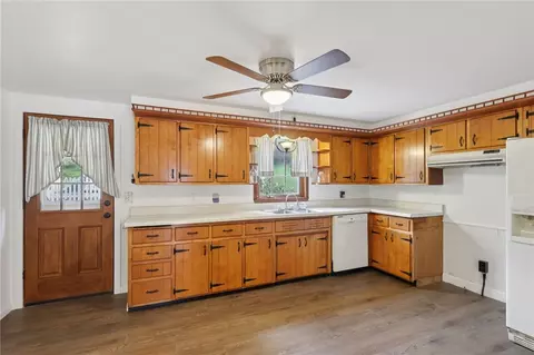 Kitchen - 714 Colonial, Apollo, PA 15613 photo 1 of 2