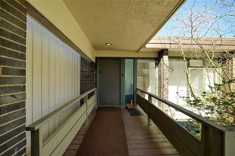 90 E Woodland Rd, Pittsburgh, PA 15232