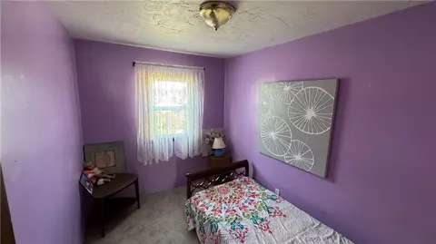 Bedroom - 404 Jackson Ave, Vandergrift, PA 15690 photo 3 of 4