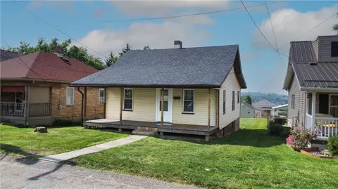 959 Arch St, Washington, PA 15301