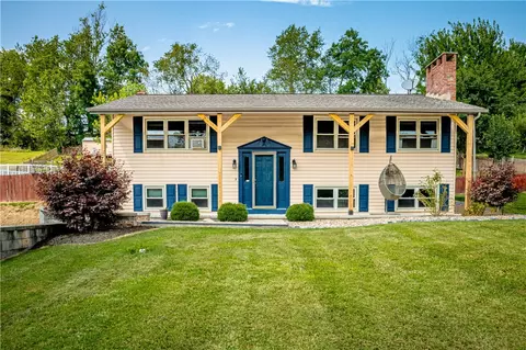 560 Harteis Rd, Johnstown, PA 15904