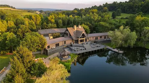 1207 Boyer Rd, Mount Pleasant, PA 15666