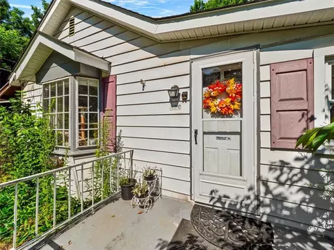 129 Elmbrook Rd, Beaver Falls, PA 15010