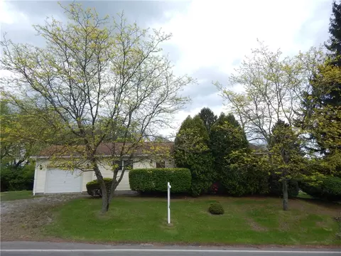 104 N Eberhart Rd, Butler, PA 16001