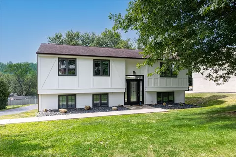 230 Dodd Dr, Washington, PA 15301
