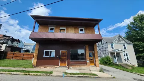 716 Hawthorne St, Vandergrift, PA 15690