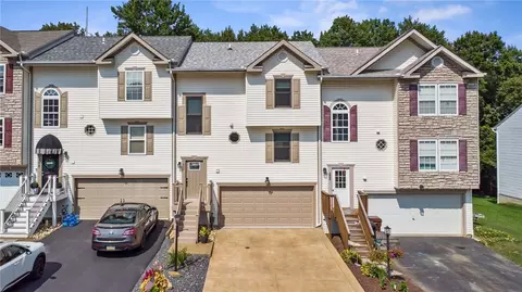 900 Talon Ct, Leechburg, PA 15656