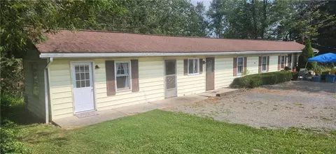 699 Stoystown Rd, Somerset, PA 15501