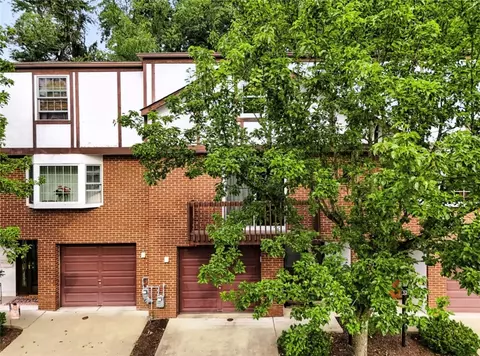 30 Hiland Vly, Pittsburgh, PA 15229
