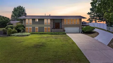116 E Highland Dr, Mcmurray, PA 15317