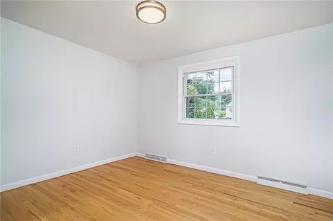 150 Dover Dr, Coraopolis, PA 15108 photo 23