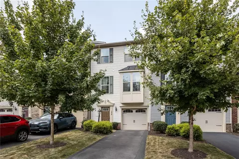 126 Arbor Trail Dr, Mckees Rocks, PA 15136