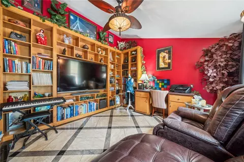 20 Locker Rd, Eighty Four, PA 15330 photo 3