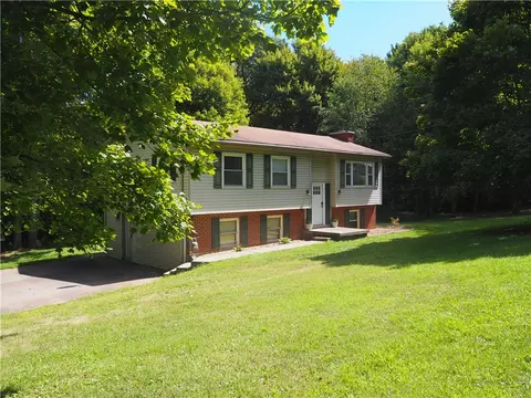 3008 Oneida Valley Rd, Hilliards, PA 16040