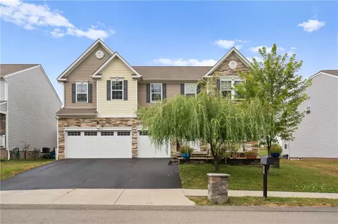 141 Centennial Dr, Carnegie, PA 15106