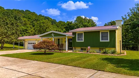 29 Stage St, Clarksville, PA 15322