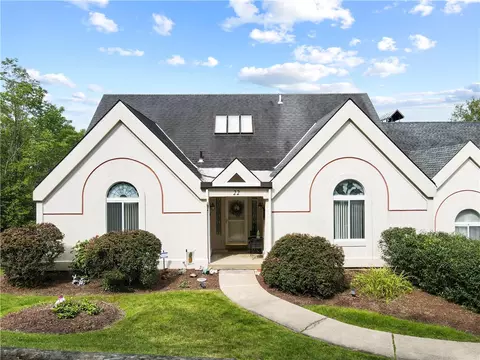 22 Ridgemead Fields Dr, Verona, PA 15147