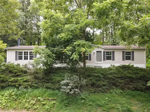 296 Burry Aly, Evans City, PA 16033