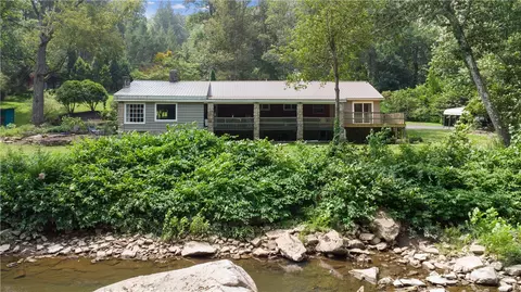 1530 Darlington Rd, Ligonier, PA 15658