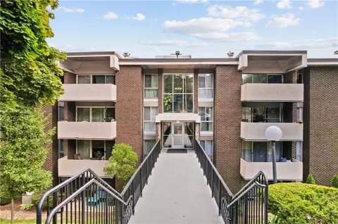 2407 Charlemagne Cir, Pittsburgh, PA 15237