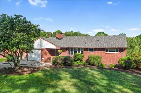 306 Knollview Dr, Pittsburgh, PA 15239