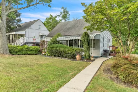 6207 Pleasant St, South Park, PA 15129