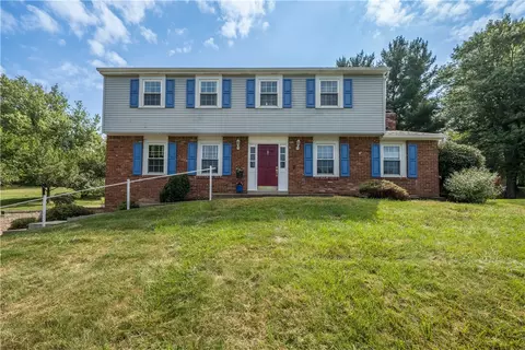 176 Fawn Valley Dr, Canonsburg, PA 15317